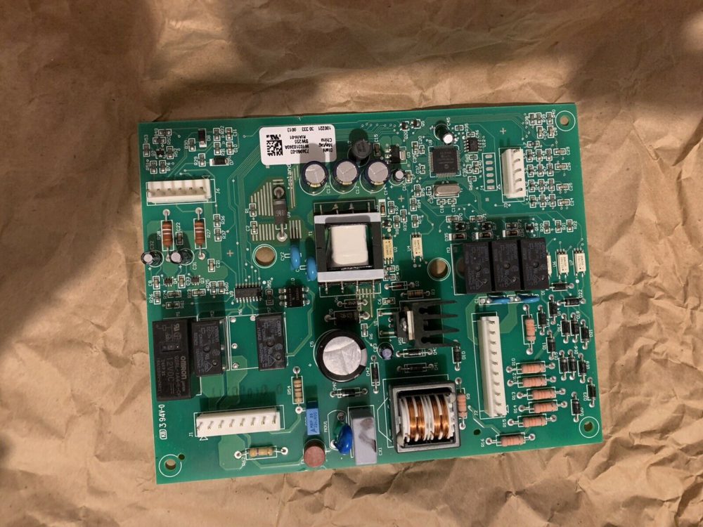 maytag control board WPW10310240 For Parts or Repair