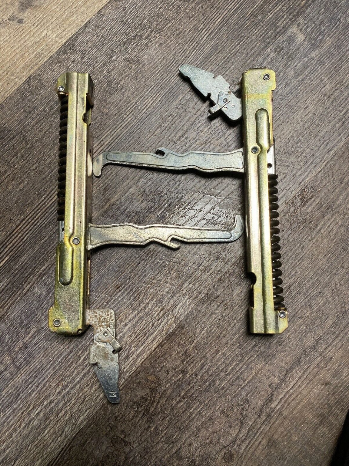 Used Thermador Oven Door Hinge 486917